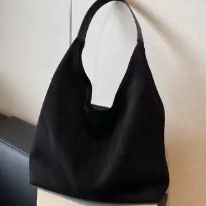 가을호보백 겨울숄더백 봄 스웨이드 세무가방 쎄무 인조가죽 정장 출근 직장인 오피스룩 검정