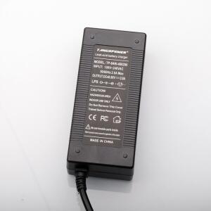 PC IEC 커넥터가 있는 57.6V 납산 배터리 충전기용 48V 2A 무소음 고품질