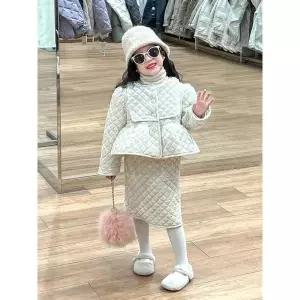 [아이옷샵]아이보리 퀼팅 페플럼 자켓 스커트 셋업 여아치마 치마바지 겨울 기모 아동 초등학생 R24748