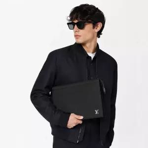 루이비통 포쉐트 보야주 LV 이니셜 M30450 남성 클러치백
