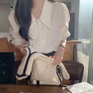 여성 퍼프 숄더 카라 블라우스 벌룬 소매 화이트 셔츠 페미닌 봄 흰 데일리룩 코디