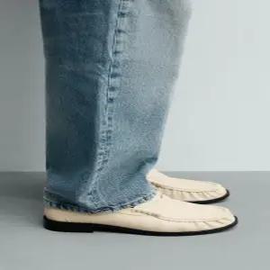ZARA 포멀 페니 로퍼 - 크림 화이트 2629/720/129