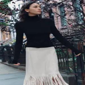 ZARA 비스코스 혼방 플레인 티셔츠 - 블랙 1223/740/800