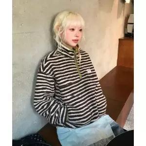 WHO.A.U Dumble Half Zip-up(F) / WHMAG4V22F