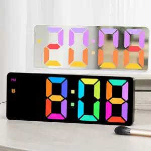 RGB 컬러 알람시계 LED 무소음 탁상시계 소리인식 알람 스누즈 온도 날짜표시 미러 주야간 모드 모던한 인테리어 효과