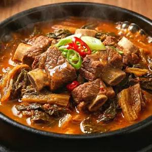 국내산 소갈비와 우거지를 넣고 얼큰하게 끓여낸 팔도진미 얼큰 우거지 갈비탕 500g X 6팩