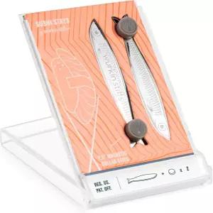 Wurkin Stiffs 2.5인치 스시 스테이 금속 자석 물고기 목걸이 보관 케이스 포함