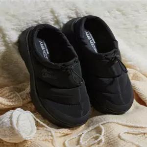 아키클래식 여성 밴프 리커버리 패딩뮬 슬립온 방한 트리플블랙