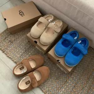 UGG 어그 여성 플랫 털슬리퍼 통굽 털부츠