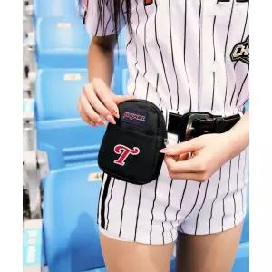 잔스포츠 JANSPORT X LG트윈스 LG TWINS 슈퍼 스태쉬 BLACK JSPU262MAPC004BK000 3819139
