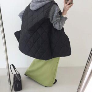 심플리 브이넥 노카라 경량 퀄팅 누빔 롱 베스트 조끼 패딩 (2color)
