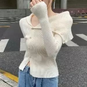 미니멀 여자 봄 여리핏 2컬러 언발 오프숄더 단추 니트 미니멀