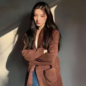 온앤온 정채연 착용 비건 스웨이드 자켓 NEL5XJ809_93