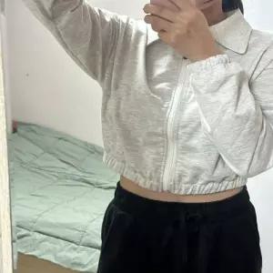 [오노마] ONM 여성 간절기 아우터 바람막이 크롭 자켓 카라 집업