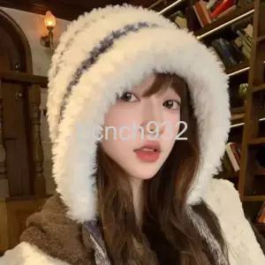  뽀송뽀송 귀달이 털모자 여성 겨울 니트 스트랩 끈 모자 귀여운 여자 겨울 방한 털모자 스키장 크리스마스 