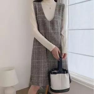 [RGN80NT5]체크패턴 민소매 깊은 V넥 원피스 H라인