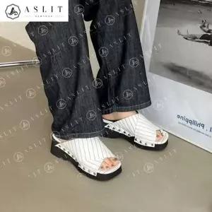 [애슬릿] 두꺼운 스트랩 은장 찡 웨지 힐 슬리퍼 뮬 (9909901A)