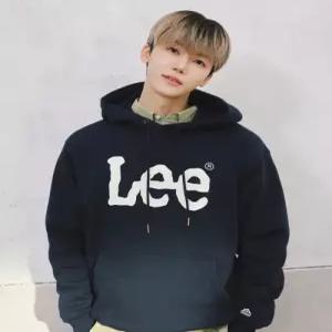 NCT 재민 빅 트위치 로고 후드 티셔츠 네이비
