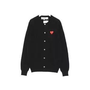 [꼼데가르송] 26FW 레드 하트 패치로고 울 크루넥 공용 가디건 AX N007 051 1