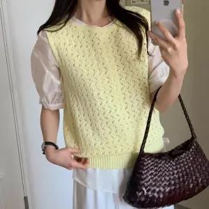 [다잇템]여자 여름 펀칭 민소매 베이직핏 데일리 니트조끼