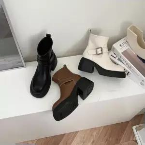 여자앵클 앵클부츠 둥근코 여자 오버솔 버클 키높이 천연소가죽