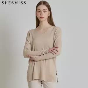 [쉬즈미스(SHESMISS)] 브이넥 베이직 니트 탑 (택가격:138000원)