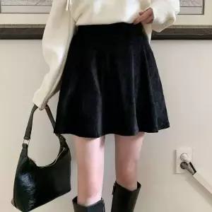 추르드 벨벳 플레어 밴딩 미니스커트