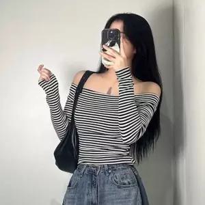 줄무늬티셔츠 여성 오프숄더 티 단가라 티셔츠 스트라이프 2color