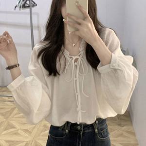 콩단추 긴팔 블라우스 얇은소재 넥 셔링 스트링 2컬러 여성셔츠블라우스 반팔블라우스 여름블라우스