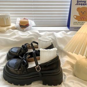 럭셔리 여성 특허 가죽 신발 로리타 일본 메리 제인 신발 우아한 검은 활 증가 운동화 숙녀 하이힐