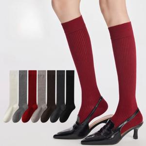 가을 신상 울 스트라이프 롱 니하이삭스 한국 화이트 레드 무봉제 종아리 양말 여성 단색 하이 튜브 슬리밍 스택 양말