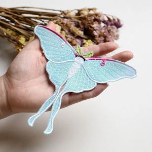 1 조각 11.5*14cm 자수 Organza 나비 스티커에 철 파란색 녹색 흰색 노란색 보라색 빨간색 패치 다시 접착제