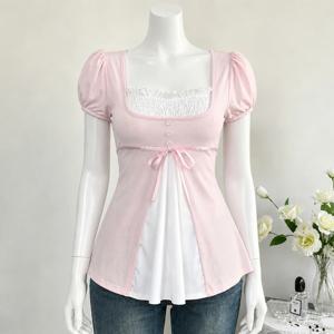 SUCHCUTE 코케트 콘트라스트 탑 스퀘어 넥 러플 트림 퍼프 반소매 프론트 보우 A라인 티셔츠 플레어 밑단 슬림 캐주얼 티셔츠