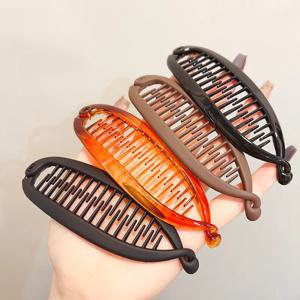 무광택 물고기 모양의 바나나 머리핀 포니 테일 헤어 클립 머리띠 여성용 헤어 액세서리 헤어 그립 트위스트 클램프 바레트 모자를 쓰고 있죠