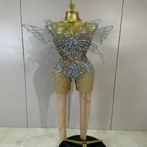 섹시한 3D 나비 스트랩리스 메쉬 시스루 점프수트 반짝이는 실버 다이아몬드 이브닝 파티 생일 바 나이트클럽 무대 의상