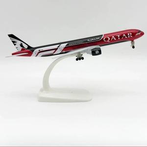 새로운 20cm 카타르 B777-300 장난감 비행기 모델 금속 다이캐스트 비행기 모델 키트(스탠드 및 휠 포함) 전시 컬렉션 또는 선물용