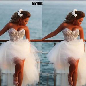 맞춤형 Vestido De Noiva 독특한 진주, 연인 얇은 명주 그물 짧은 앞면 긴 뒷면 웨딩 원피스, 해변 무릎 길이 신부 가운
