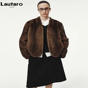 라우타로 가을/겨울용 짧은 길이의 짙은 갈색, 두툼하고 따뜻한 인조 밍크 모피 코트, V넥, 긴 소매, 우아하고 고급스러운 스타일, 풍성한 느낌의 여성용 재킷