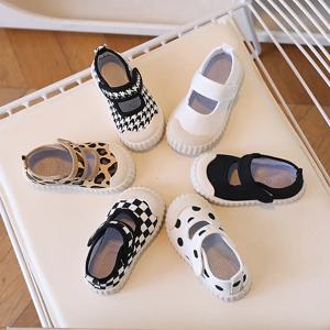 2025년 신상 봄 아기 여자아이 신발 어린이 가을 캔버스 신발 아동 캐주얼 스니커즈 한국 만화 곰 스타일 아기 첫걸음마 신발