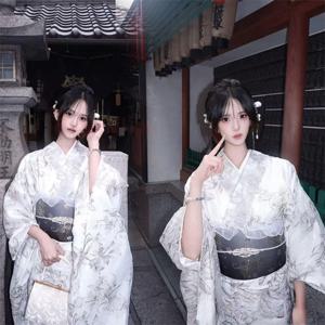 일본식 여성용 수정 유카타 드레스, 차가운 색조의 복고풍 우아한 가운, 카미쇼조 스타일 인물 사진 촬영에 적합