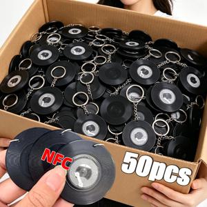 50pcs NFC 기능성 미니 비닐 레코드 키 체인 DIY 미니 레코드 주변기기 기념 레코드 키 홀더 음악 애호가를위한 선물