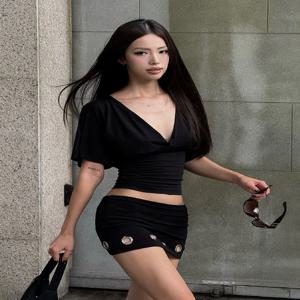 Dulzura 2025 여름 패션 섹시한 V 넥 반팔 백리스 레이스 업 티셔츠 여성 캐주얼 다목적 파티 스트리트 스타일 의류
