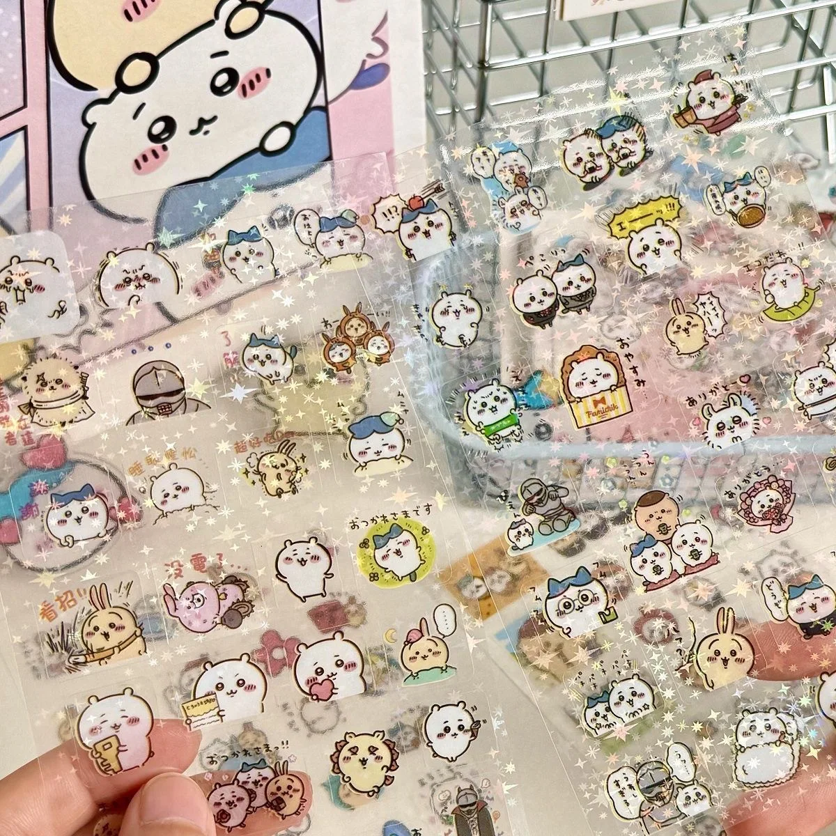 10PCS 귀여운 만화 Chiikawa 스티커 다이 커팅 스티커 애니메이션 DIY 핸드북 재료 깜박이는 레이저 스티커 어린이 장난감 선물