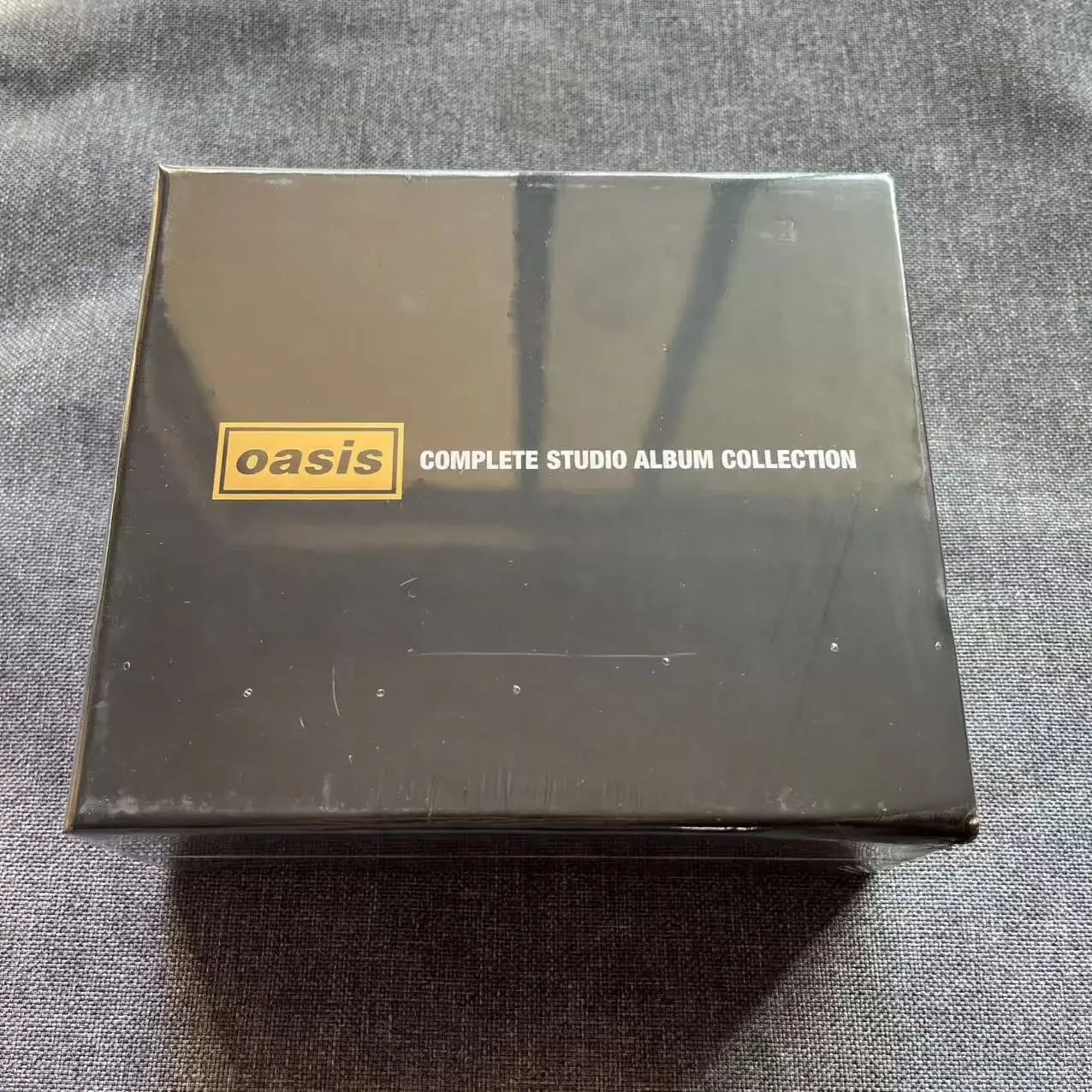 오아시스(Oasis)의 모든 스튜디오 앨범을 담은 CD 박스 세트, 브릿팝 록 음악 컬렉션