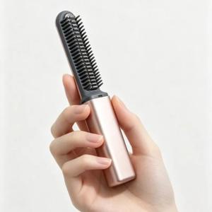휴대용 앞머리 빗 미니 스트레이트 헤어 빗 무선 충전 컬링 아이언 휴대용 스타일링 전기 빗은 머리카락을 손상시키지 않습니다