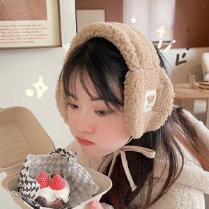 겨울용 귀마개, 부드러운 셰르파 소재로 제작되어 머리 뒤에 끈으로 묶을 수 있으며, 따뜻하고 포근한 착용감을 제공하여 추위로부터 귀를 보호해 줍니다. 여성들을 위한 훌륭한 선물입니다.