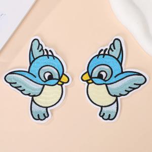 1 쌍의 파란색 새로운 동물 천 스티커 만화 새 자수 패치 DIY 의류 액세서리 10.5*8.5CM