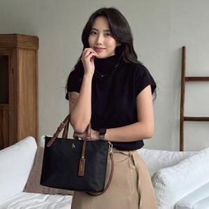 [GS단독][4차입고]  헤지스 액세서리 블랙나일론 토트백 HIBA75970BK