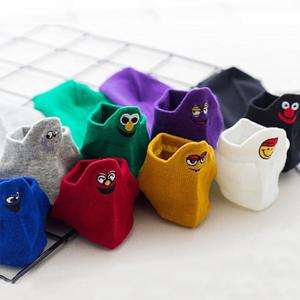 [갓샵]귀여운 캐릭터 양말 8color (인싸 여성 여자 단목 커플 꾸러기 학생 자수양말 삭스)
