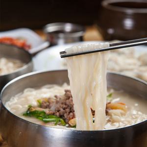 [갓성비] 삼삼한 시골 할매 사골칼국수 (숙성면)200g 20봉+사골맛스프10g20봉+맛김치160g